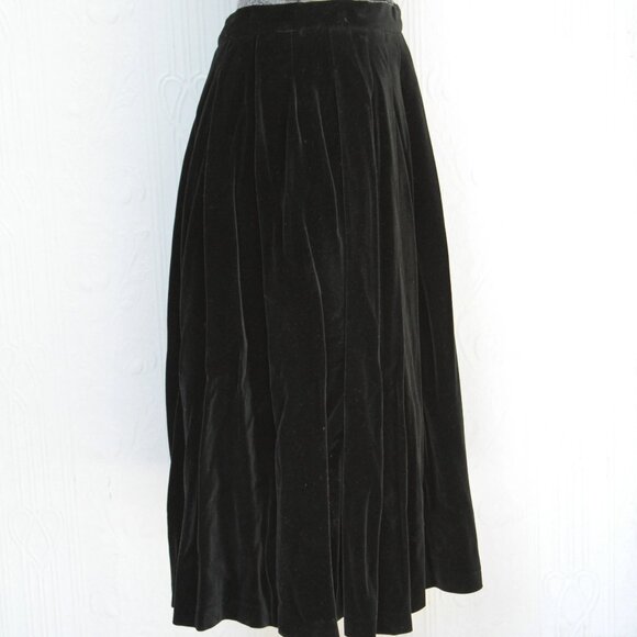 50's black velvet skirt small size - Picture 2 of 3